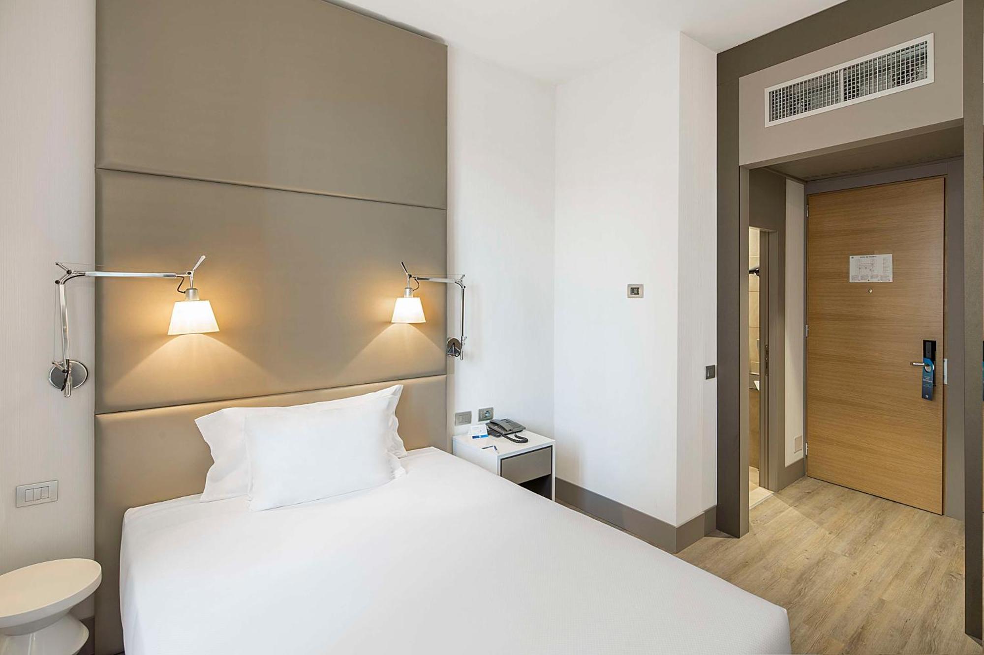 Hotel Nh Touring 4*